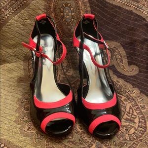 City Streets, Lulu Black/Pink Women Heels